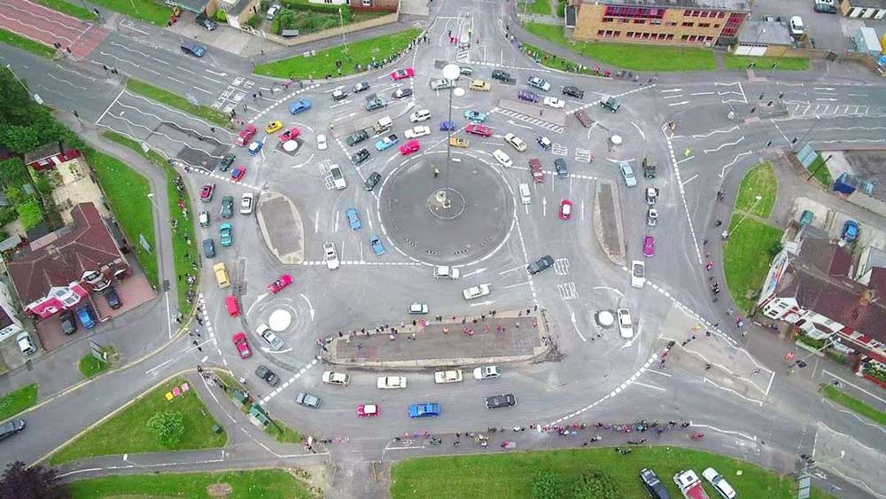 Οδηγείτε σωστά σε κυκλικό κόμβο;