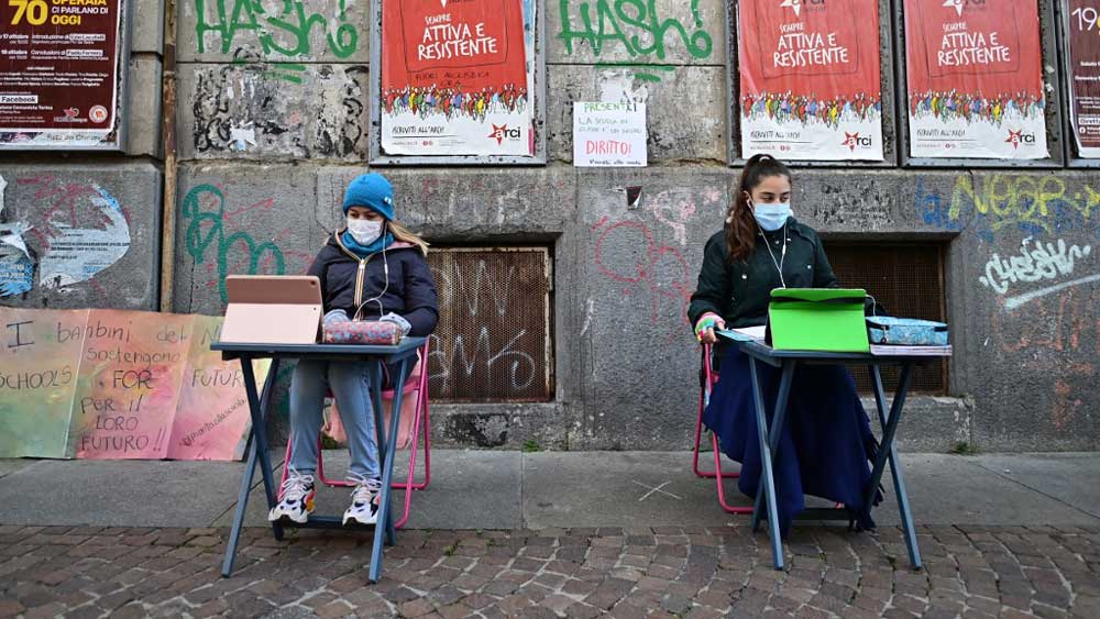 Ιταλία: Μια 12χρονη αγωνίζεται να ανοίξουν τα σχολεία
