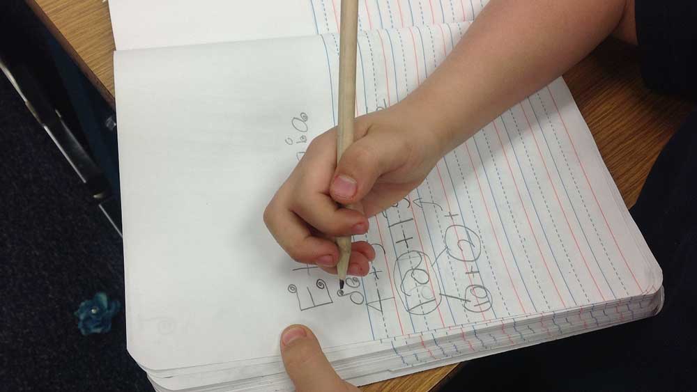 Το γράψιμο με το χέρι κάνει τα παιδιά εξυπνότερα