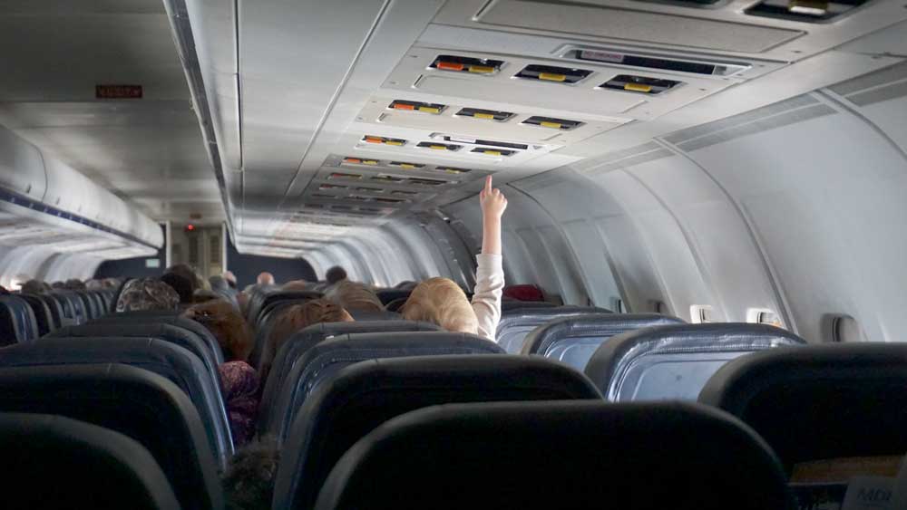 Οι ανήλικοι ταξιδεύουν αεροπορικώς και με self test 24 ωρών