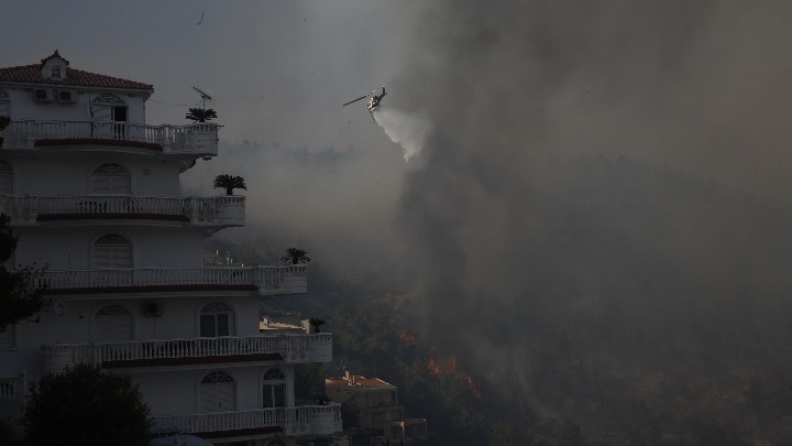 Εικόνα του άρθρου Σε ύφεση η φωτιά στην Βούλα