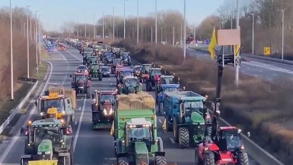 ΕΕ: Κλιμακώνουν τις κινητοποιήσεις τους οι αγρότες