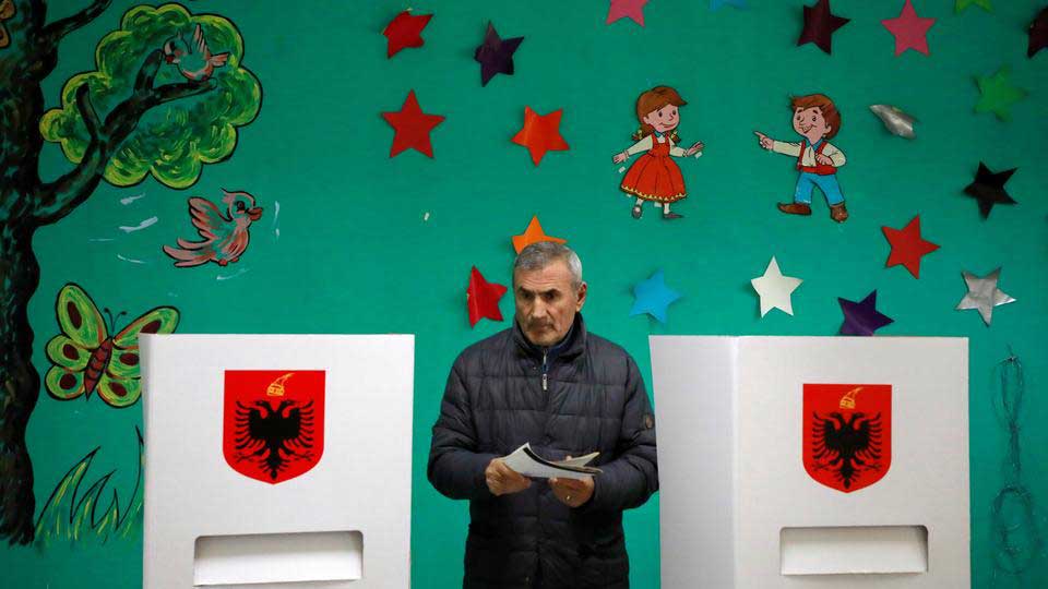 Οι Αλβανοί εκλέγουν νέους βουλευτές