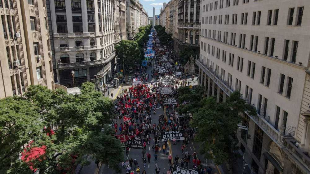 Αργεντινή: «Το σχοινί σφίγγει» στον λαιμό τους