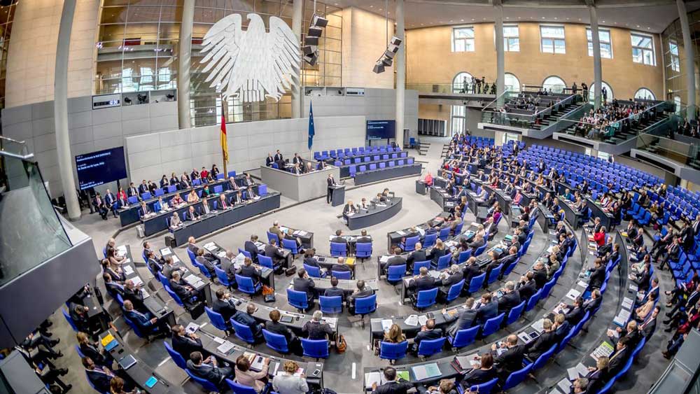 Γερμανία: Μειώνονται οι βουλευτικές αποζημιώσεις