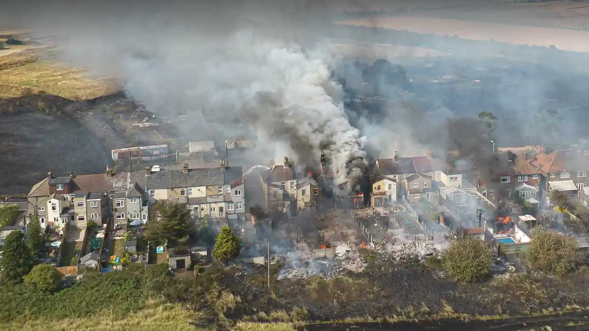 Βρετανία: Ξέσπασαν πυρκαγιές εν μέσω καύσωνα