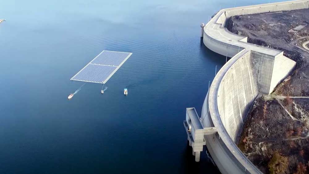 Πορτογαλία: Το μεγαλύτερο πλωτό ηλιακό πάρκο της Ευρώπης