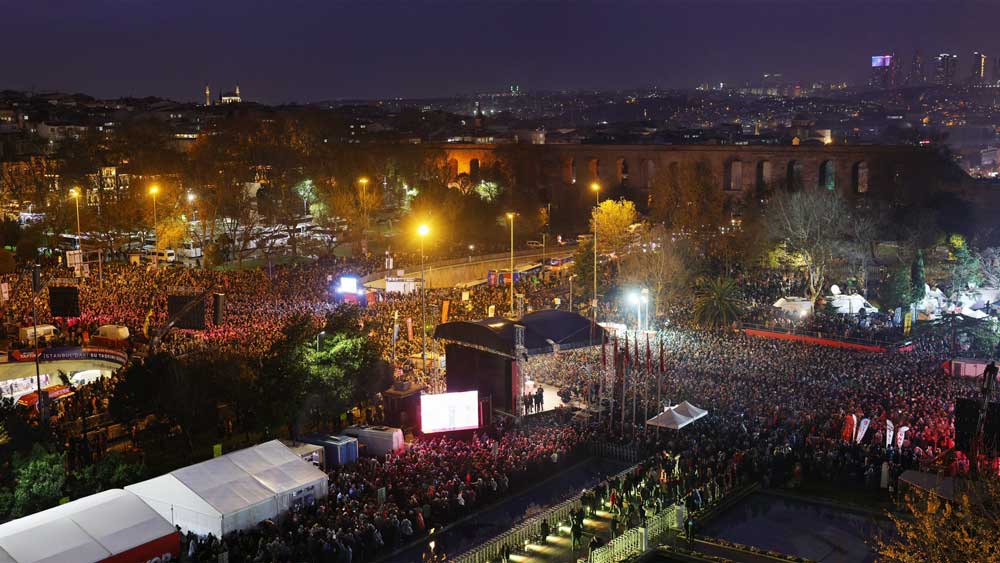 Εικόνα του άρθρου Τουρκία: Χιλιάδες στους δρόμους υπέρ Εκρέμ Ιμάμογλου