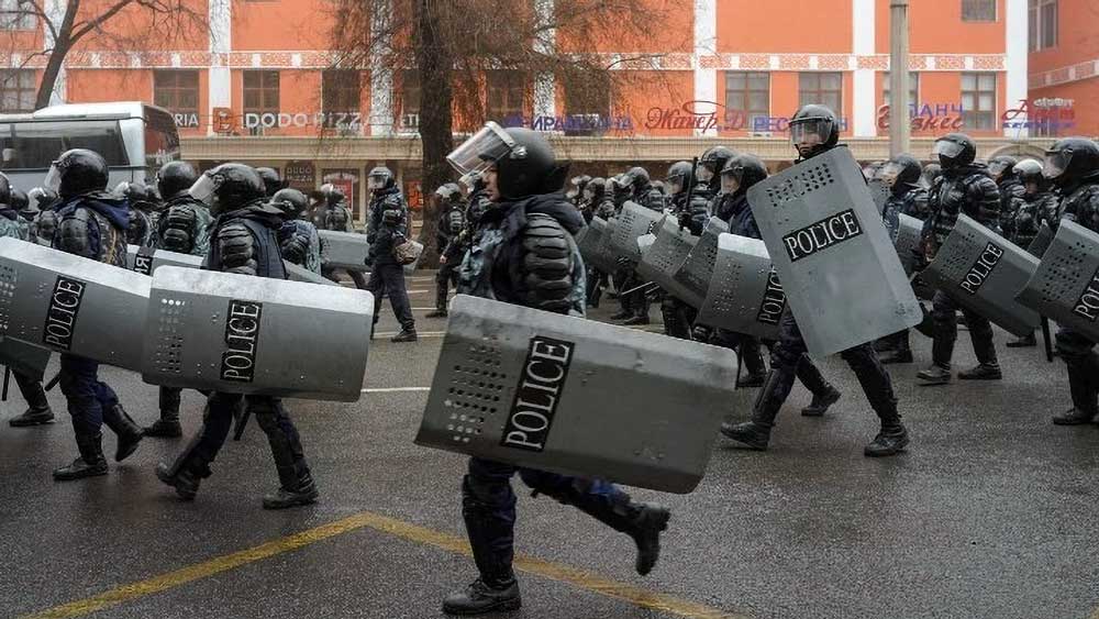Καζακστάν-Αστυνομία: Δεκάδες ταραξίες «εξαλείφθηκαν»