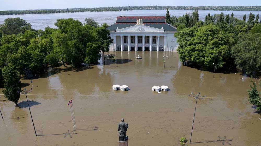 Ουκρανία: Δεκάδες χιλιάδες κινδυνεύουν από πλημμύρες