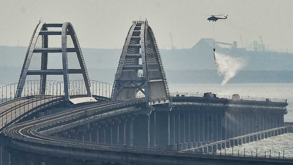 Γέφυρα Κριμαίας: Το Κίεβο βλέπει «ρωσικό δάκτυλο»