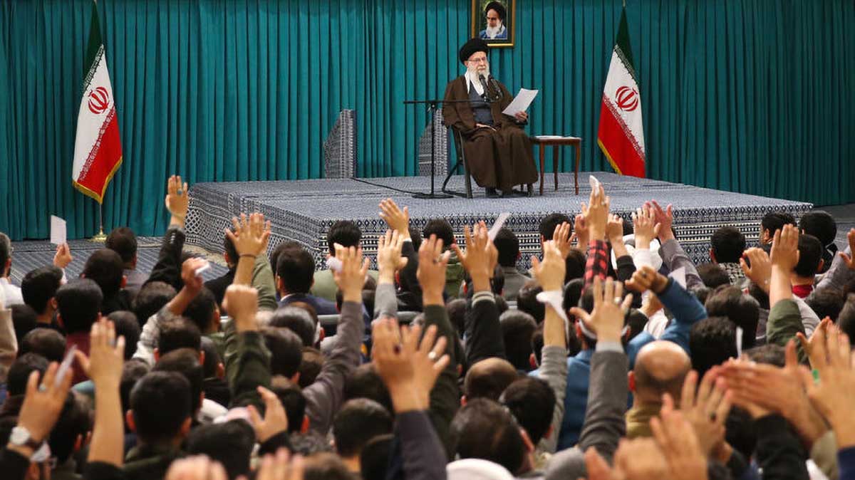 Εικόνα του άρθρου Ιράν: Ο Χαμενεΐ λέει ότι το Ισραήλ «πρέπει να τιμωρηθεί»