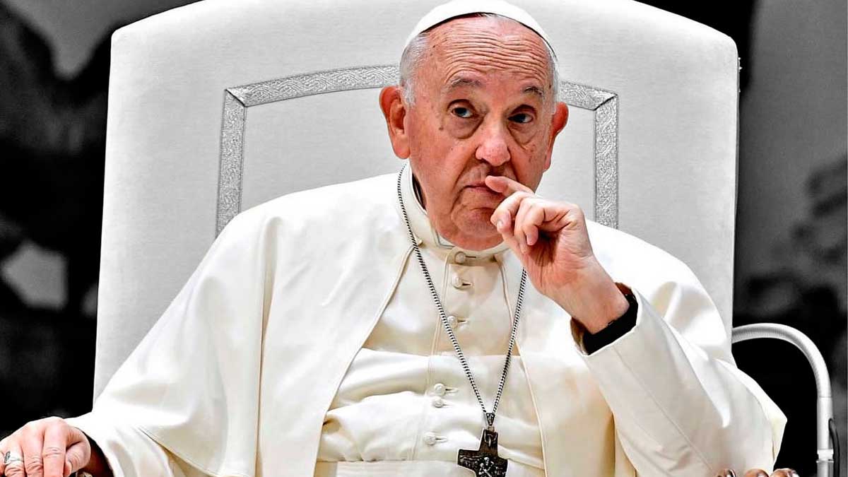 Εικόνα του άρθρου Πάπας Φραγκίσκος προς κληρικούς: «Να ευλογείτε ομόφυλα ζευγάρια»