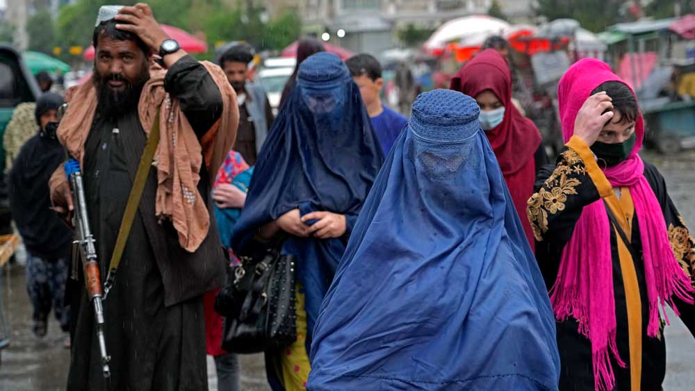 OHE: Οι Ταλιμπάν «έχουν στόχο να κάνουν τις γυναίκες αόρατες»