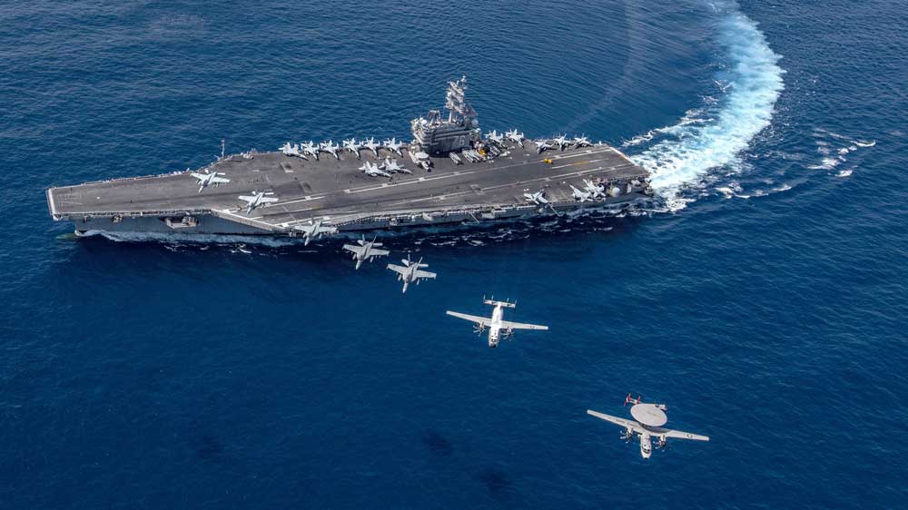 Αμερικανικά πολεμικά πλοία πλέουν κοντά στην Ταϊβάν