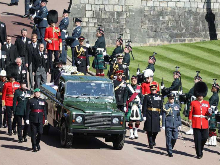 Βρετανία: Ο αποχαιρετισμός στον πρίγκιπα Φίλιππο