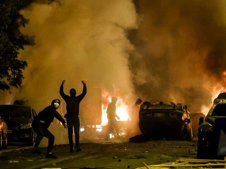 Γαλλία: Τρίτη νύχτα βίαιων ταραχών