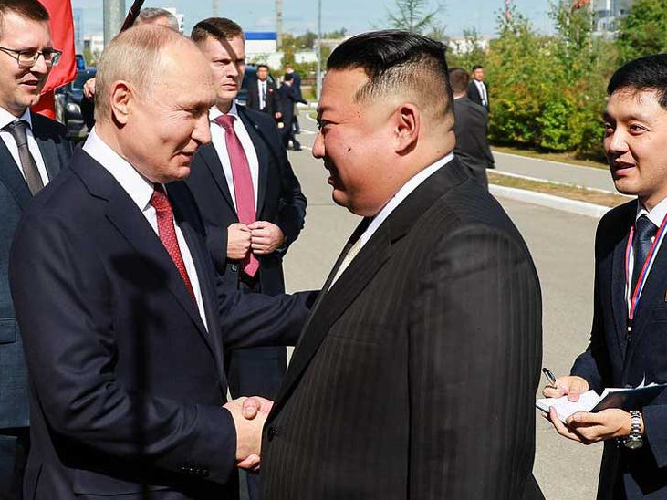Ρωσία: Ο Βλ. Πούτιν καλωσόρισε τον Κιμ Γιονγκ Ουν