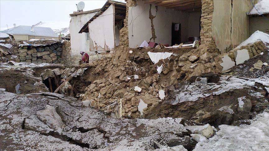 Σεισμός με νεκρούς στα σύνορα Τουρκίας-Ιράν