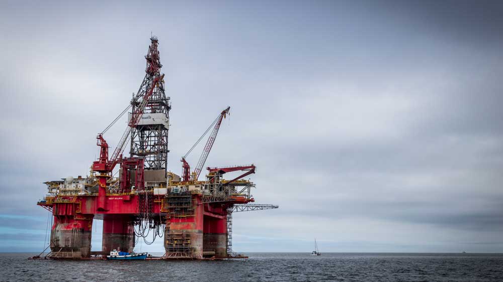 IEA: Δυσοίωνες εκτιμήσεις για την αγορά πετρελαίου