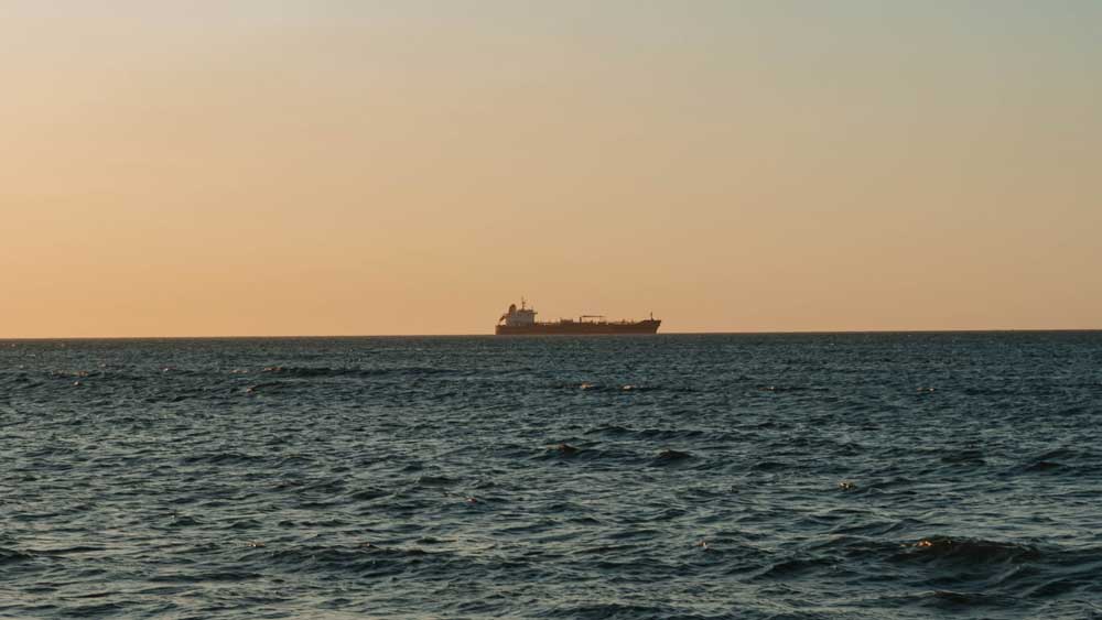 Εικόνα του άρθρου Πώς τα «αόρατα πλοία» ακυρώνουν το πλαφόν στο ρωσικό πετρέλαιο