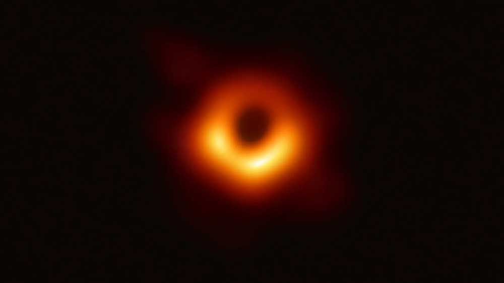 Εικόνα του άρθρου Μαύρη τρύπα: Κι όμως… γυρίζει