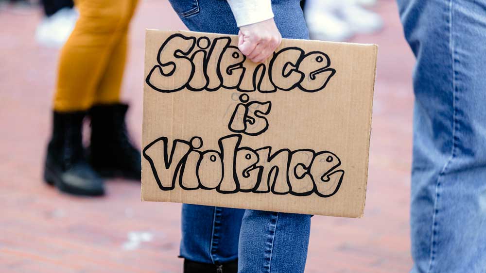 Ελλάδα: To 18% γυναικών έχει υποστεί βία από τον σύντροφό τους