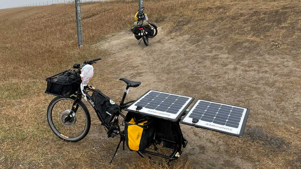 Εικόνα του άρθρου Διασχίζει την Αμερική με ηλιακό ποδήλατο