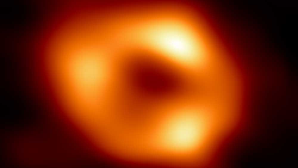 Η πρώτη φωτογραφία της μαύρης τρύπας στην καρδιά του γαλαξία μας