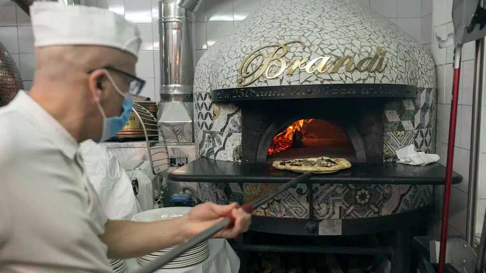 1889: Η χρονιά που γεννήθηκε η «Pizza Margherita»