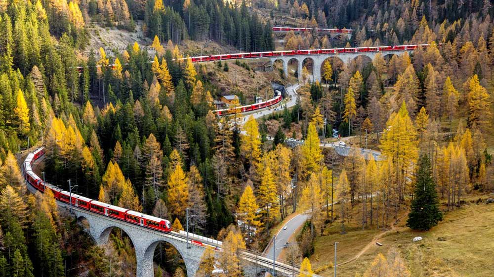 Ελβετία: Το μεγαλύτερο, σε μήκος, τρένο στον κόσμο