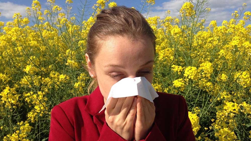 Πώς ξεχωρίζουμε την αλλεργία από τον κορονοϊό;