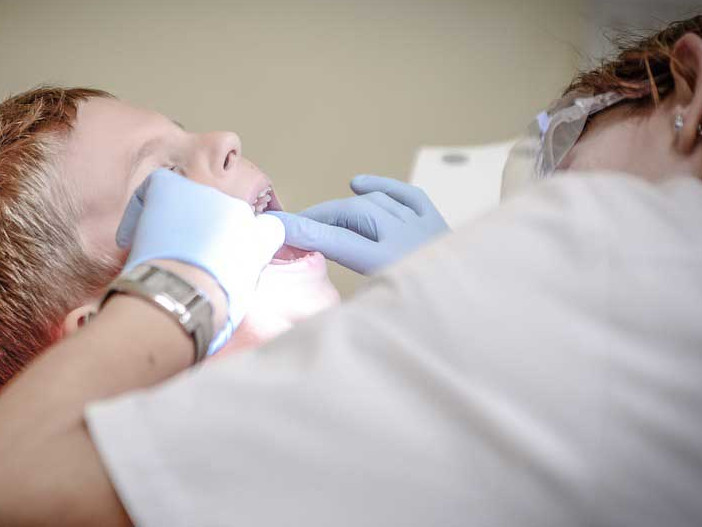 Οδοντίατροι: «Δεν δεχόμαστε την οδηγία για τεστ»