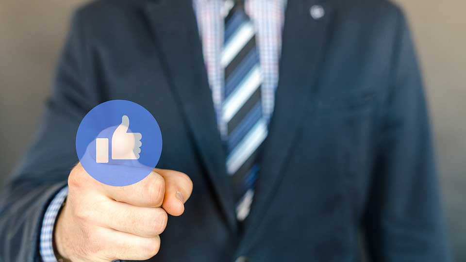 Facebook: Σχεδιάζει να αποκρύψει τον αριθμό των «likes»