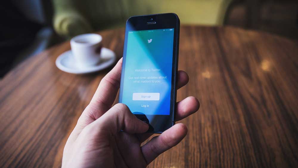 Twitter: Μόνιμους αποκλεισμούς ανακοίνωσε ο Ίλον Μασκ