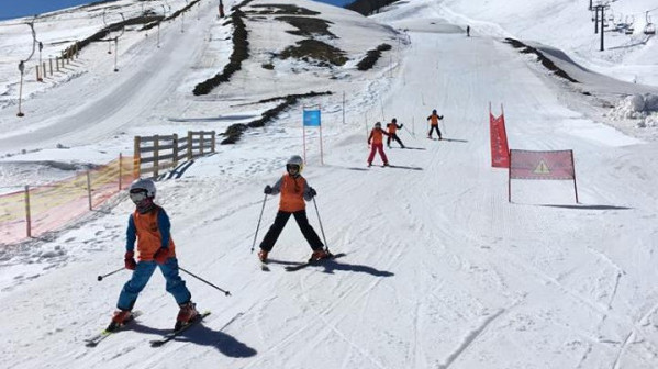 Μαθήματα σκι στο Ανήλιο