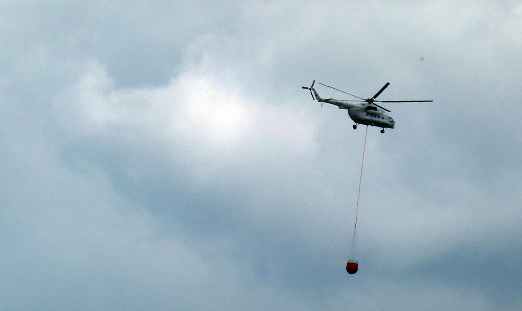 Εικόνα του άρθρου Δύο ελικόπτερα στη φωτιά στον Αμάραντο