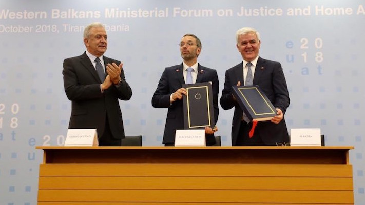 ΕΕ-Αλβανία: Υπογραφή συμφωνίας για συνεργασία με τη Frontex