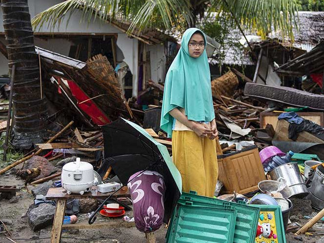 Ινδονησία: Τσουνάμι με εκατοντάδες νεκρούς (upd)