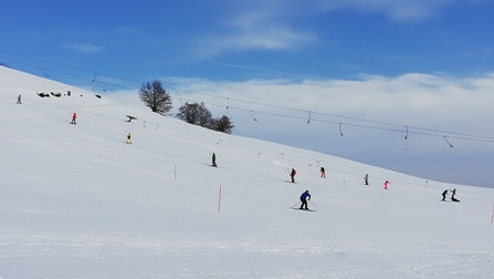 Αλπικό σκι στο Χιονοδρομικό Κέντρο Ανηλίου