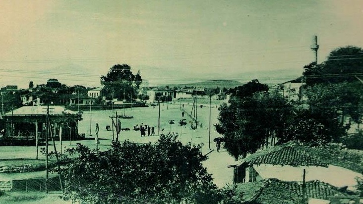 Εικόνα του άρθρου Από οθωμανικό νεκροταφείο, πλατεία