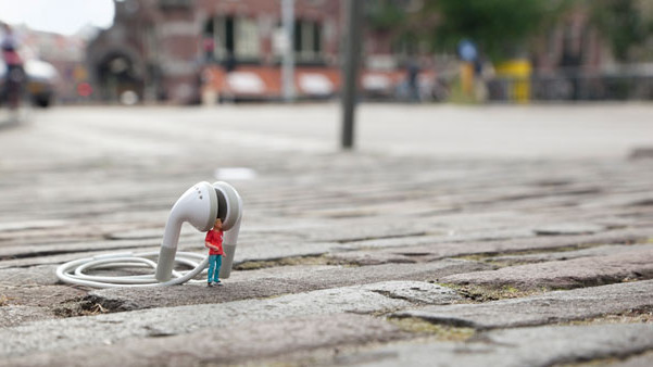 Εικόνα του άρθρου «Μικροί άνθρωποι» στους δρόμους του Λονδίνου