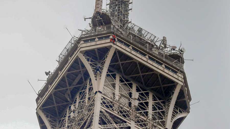 Εικόνα του άρθρου Γαλλία: Εκκενώθηκε ο πύργος του Άιφελ