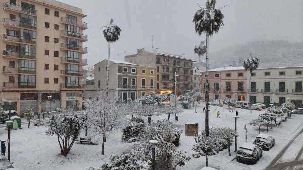 H θύελλα Τζουλιέτ σκεπάζει με χιόνι την Ισπανία