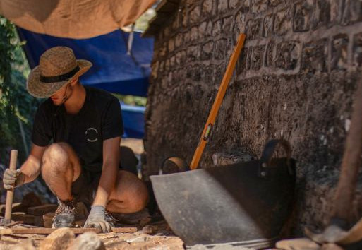 Ένα εργαστήριο παραδοσιακής οικοδομικής της πέτρας στην Κόνιτσα