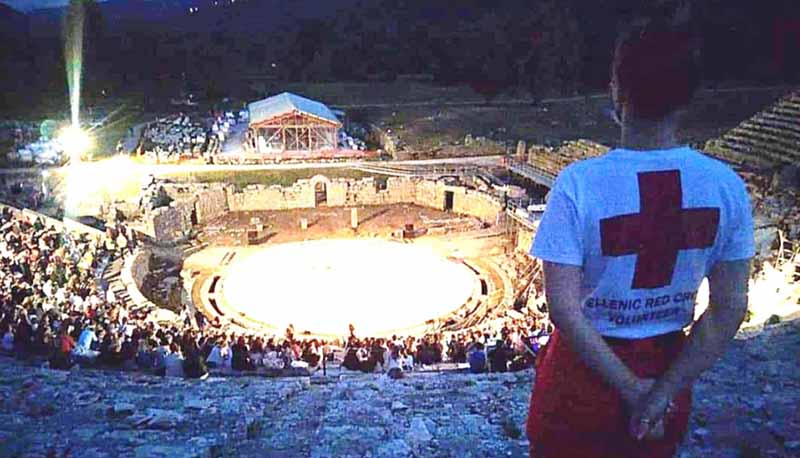 Εικόνα του άρθρου Εθελοντές Σαμαρείτες: Ένα ιατρικό περιστατικό στο αρχαίο θέατρο Δωδώνης