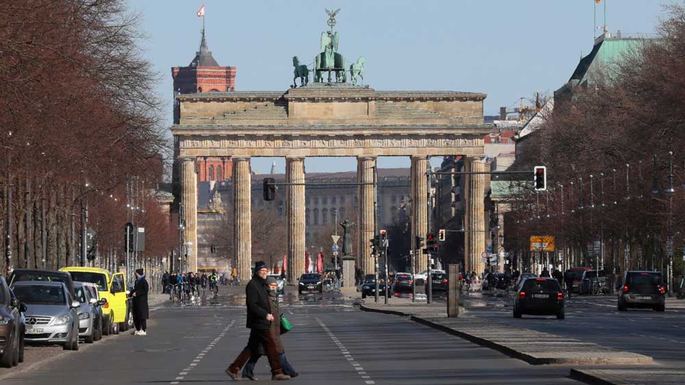 Γερμανία: Επιβάλει καθολικό lockdown