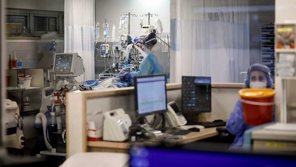 Όμικρον: Μικρότερος ο κίνδυνος νοσηλείας