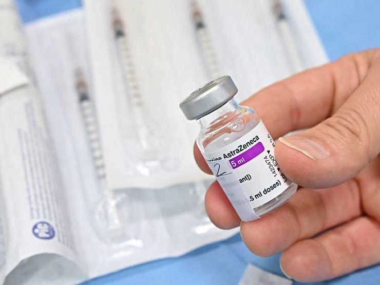ΠΟY: «Συνεχίστε τον εμβολιασμό με AstraZeneca»
