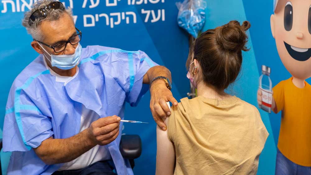 Ισραήλ: Δοκιμάζει τέταρτη δόση εμβολίου